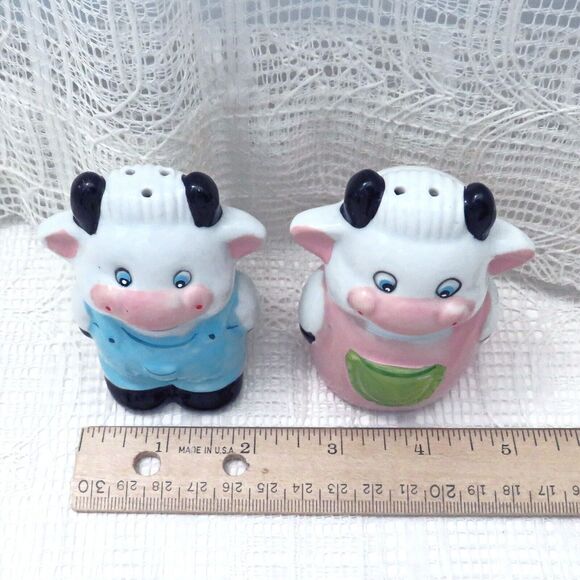 Vintage Country Cow Salt and Pepper Shaker Set, Farmhouse Decor, Country Style - Picture 7 of 9